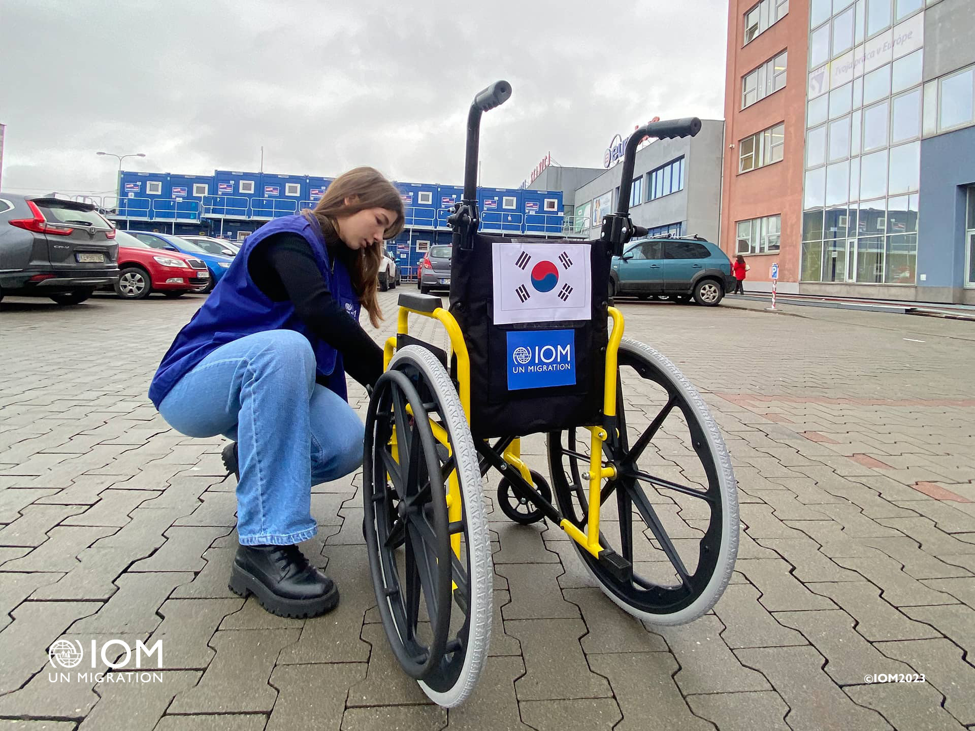 Two wheelchairs to help people with disabilities with transfer are available for assistance in the Kosice hotspot. Photo © International Organization for Migration (IOM) 2023.