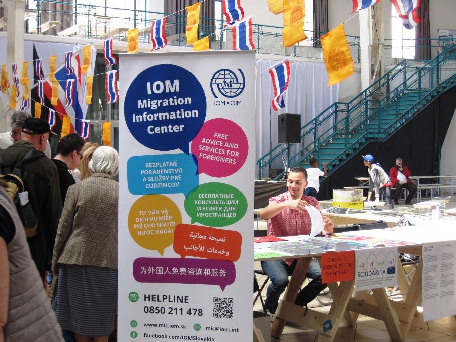 Migračné informačné centrum IOM a zástupcovia komunít migrantov na Slovensku, Nedeľná Paráda v Starej tržnici, 10. ročník festivalu [fjúžn], 2015