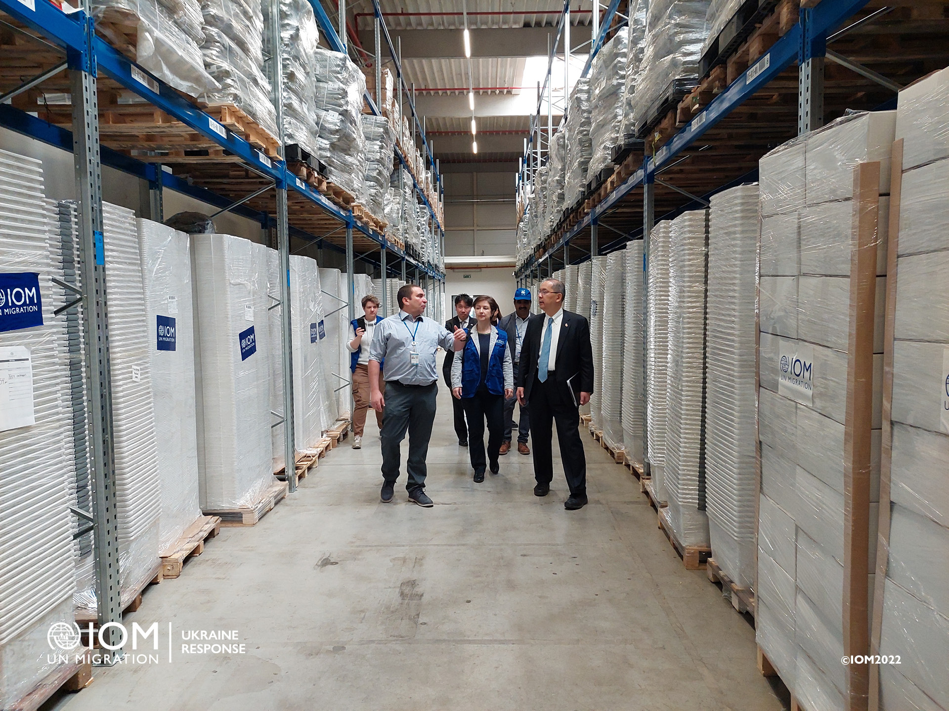 His Excellency visited IOM Supply Chain Hub in Košice. From its warehouse, IOM delivers the vital humanitarian aid directly to cities and people affected by the war in Ukraine. Photo © International Organization for Migration (IOM) 2022.