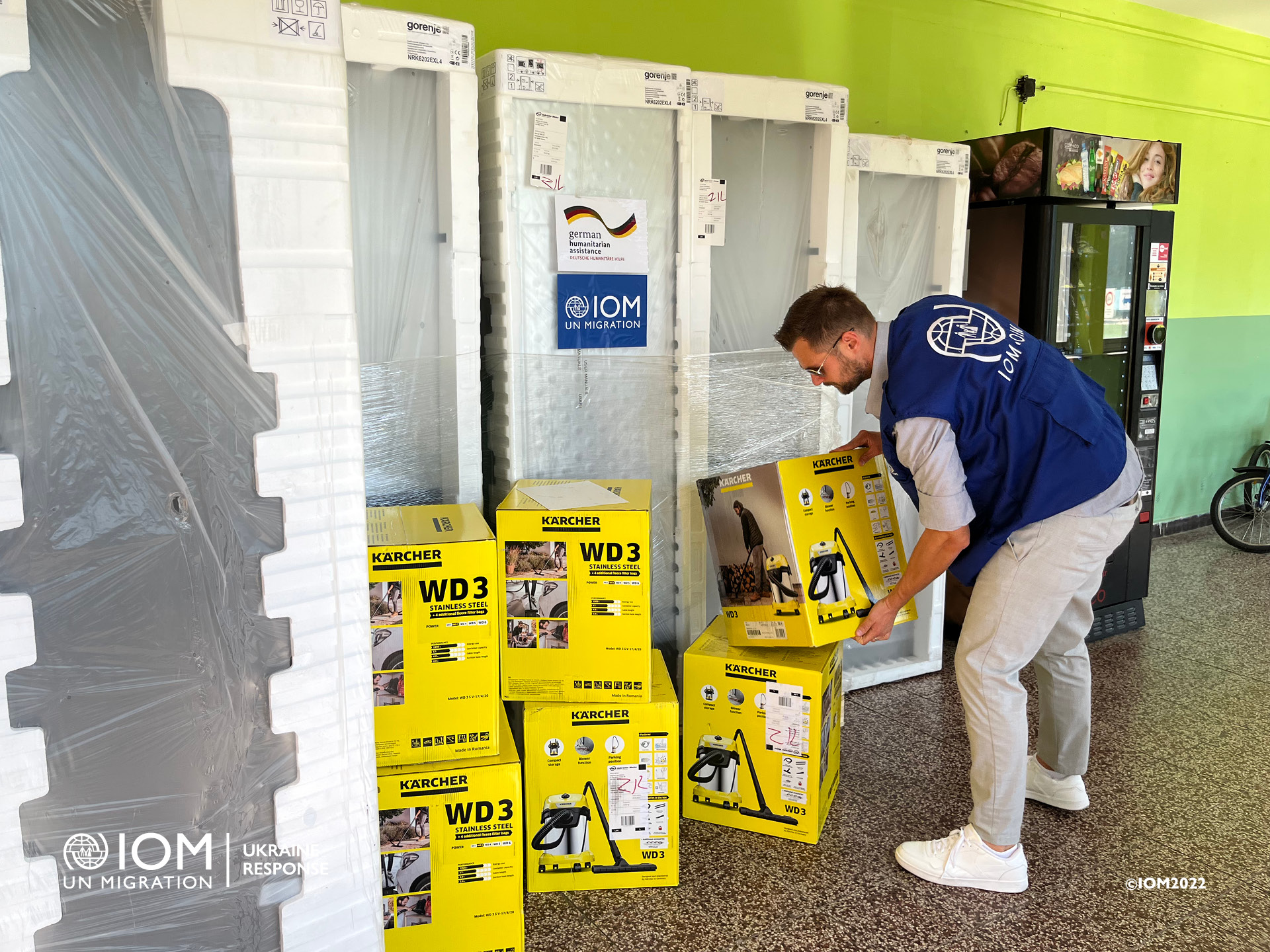 Refrigerators and vacuum cleaners delivery to the Accomodation Facility in Martin - 3.  Photo © International Organization for Migration (IOM) 2022.