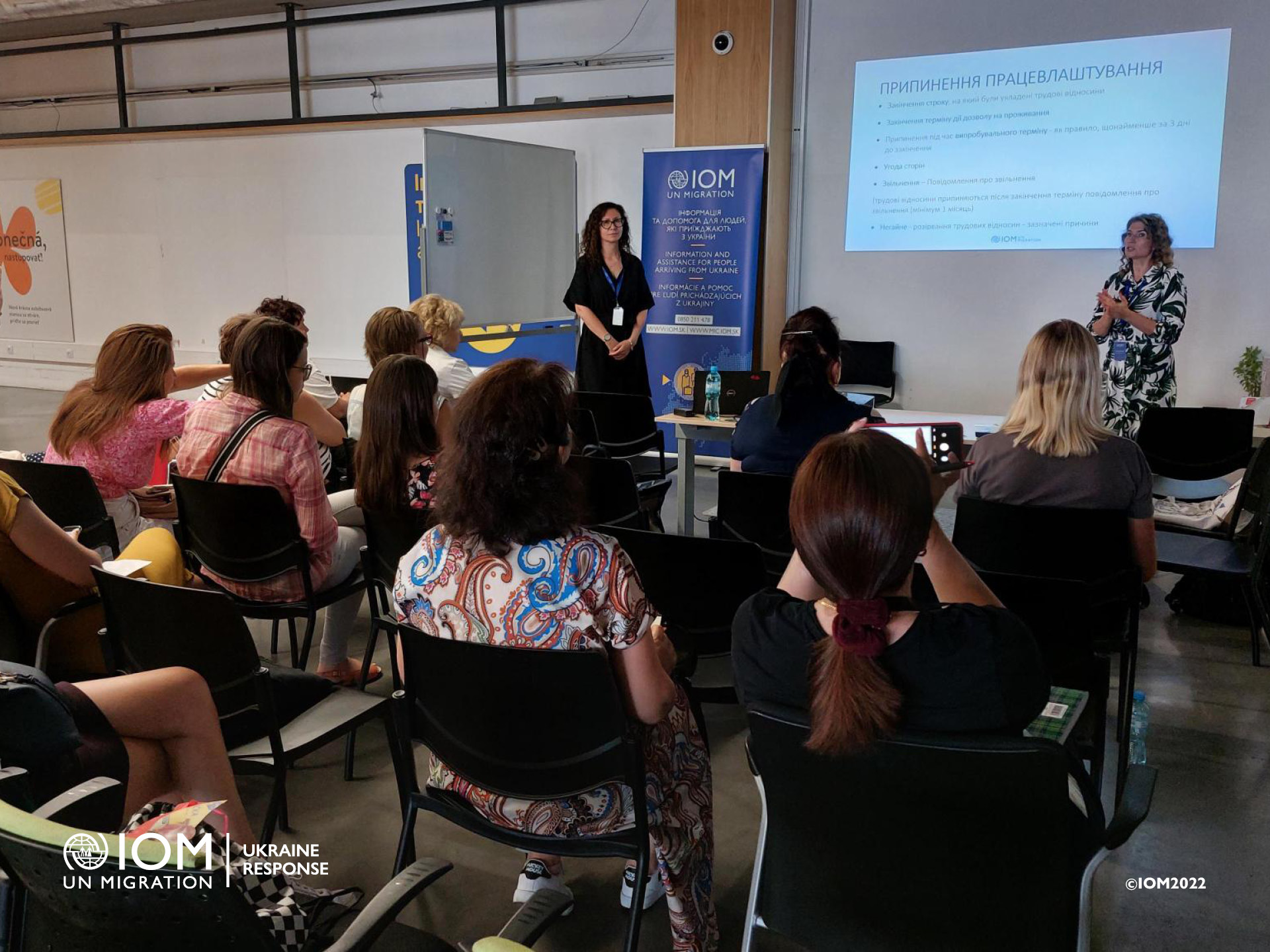 A session of the IOM MIC workshop at the Bottova Assistance Centre in Bratislava. Photo © International Organization for Migration (IOM) 2022.