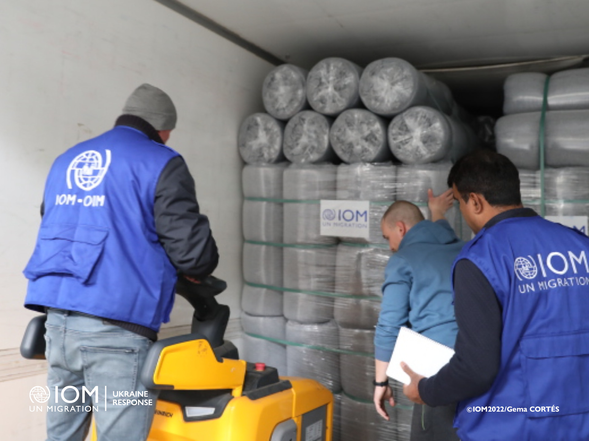 IOM teams are working around the clock to get critical supplies to people on the move in Ukraine. Photo © IOM / Maria Gema Cortes